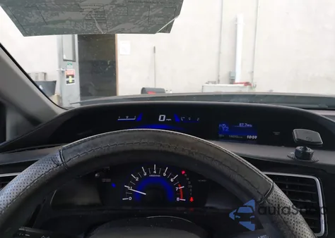 2013 Honda Civic Hf z USA, uszkodzony, nr VIN 2HGFB2F60DH529480